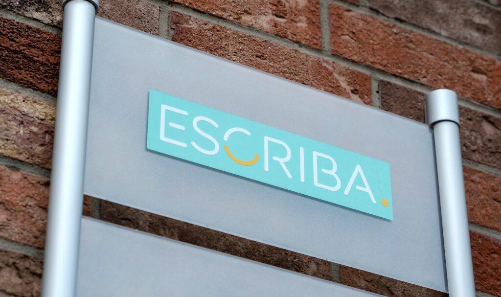 die Escriba Blockchain Solutions GmbH rückwirkend zum 01.01.2025 auf die ESCRIBA AG